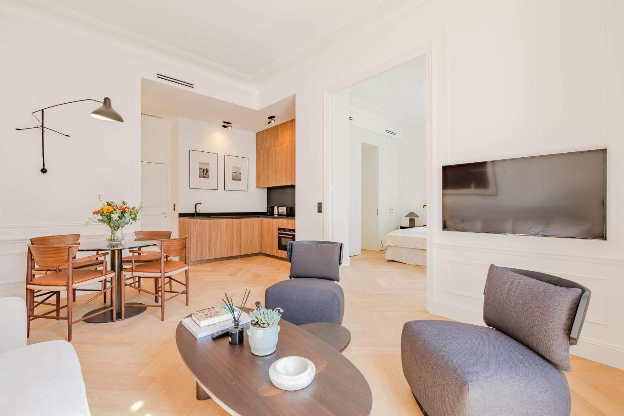 La Guitare 22 - Spacious 1 Bedroom In The Center Of Cannes, Right Behind Grand * Cannes