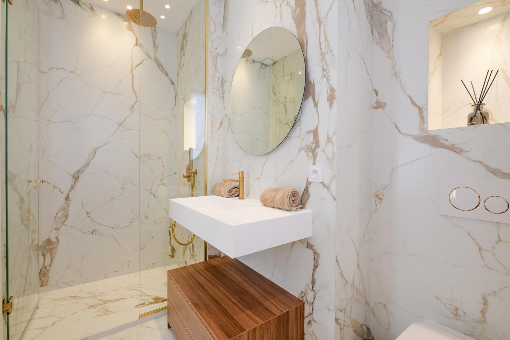 La Guitare 22 - Spacious 1 Bedroom In The Center Of Cannes, Right Behind Grand *
