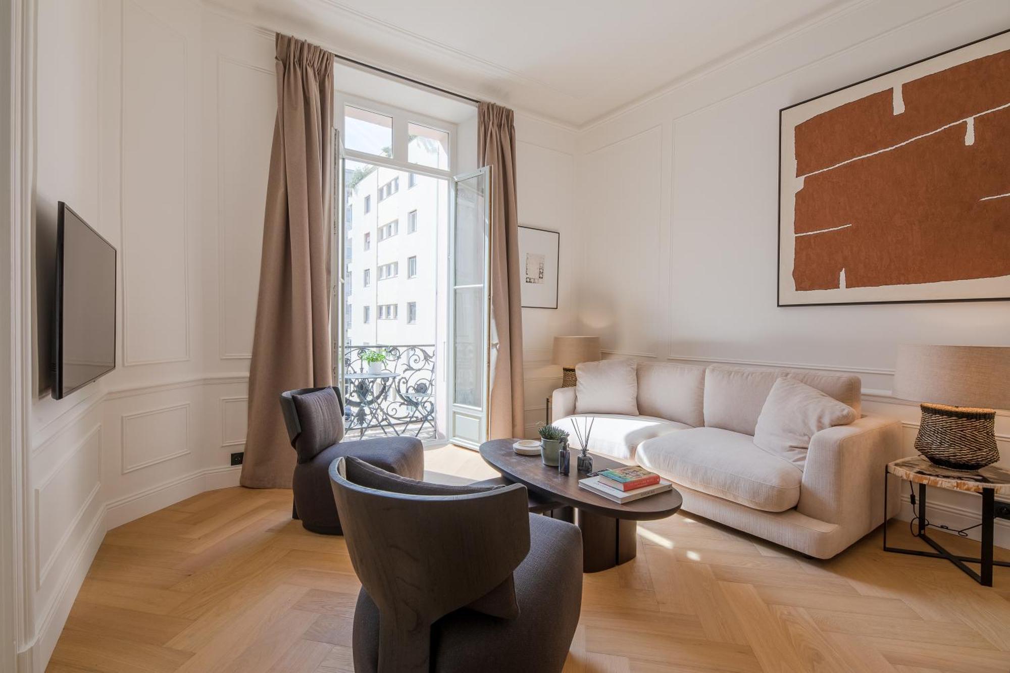 La Guitare 22 - Spacious 1 Bedroom In The Center Of Cannes, Right Behind Grand Cannes