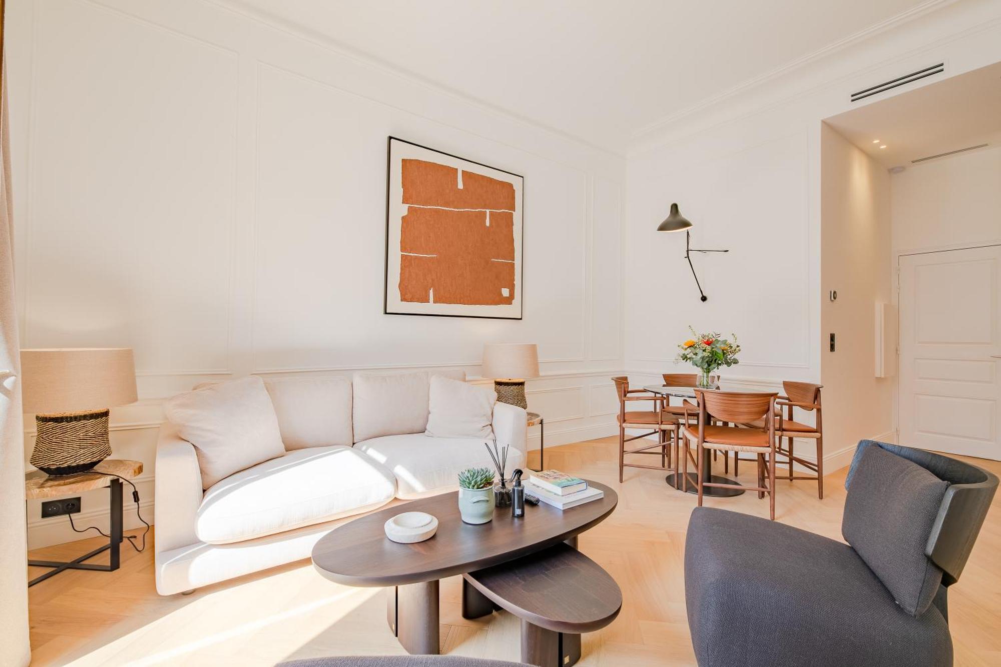La Guitare 22 - Spacious 1 Bedroom In The Center Of Cannes, Right Behind Grand Apartment